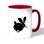 كوب قهوة بمقبض احمر بتصميم ارنب مخيف