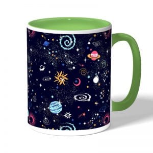 كوب قهوة بمقبض اخضر بتصميم الفضاء والمجرة