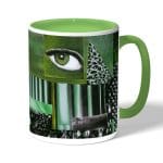 كوب قهوة بمقبض اخضر بتصميم فن تجريدي