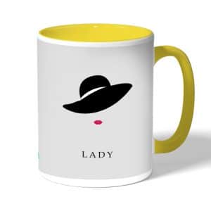 كوب قهوة بمقبض اصفر بتصميم سيدة