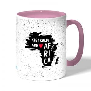 كوب قهوة بمقبض وردي بتصميم أفريقيا