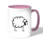 كوب قهوة بمقبض وردي بتصميم خروف