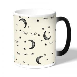 كوب قهوة سحري لون اسود بتصميم قمر ونجوم