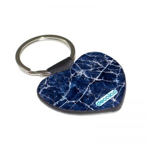 ميدالية مفاتيح شكل قلب بتصميم أزرق وأبيض