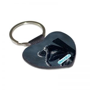 ميدالية مفاتيح شكل قلب بتصميم سبايدر مان الاسود